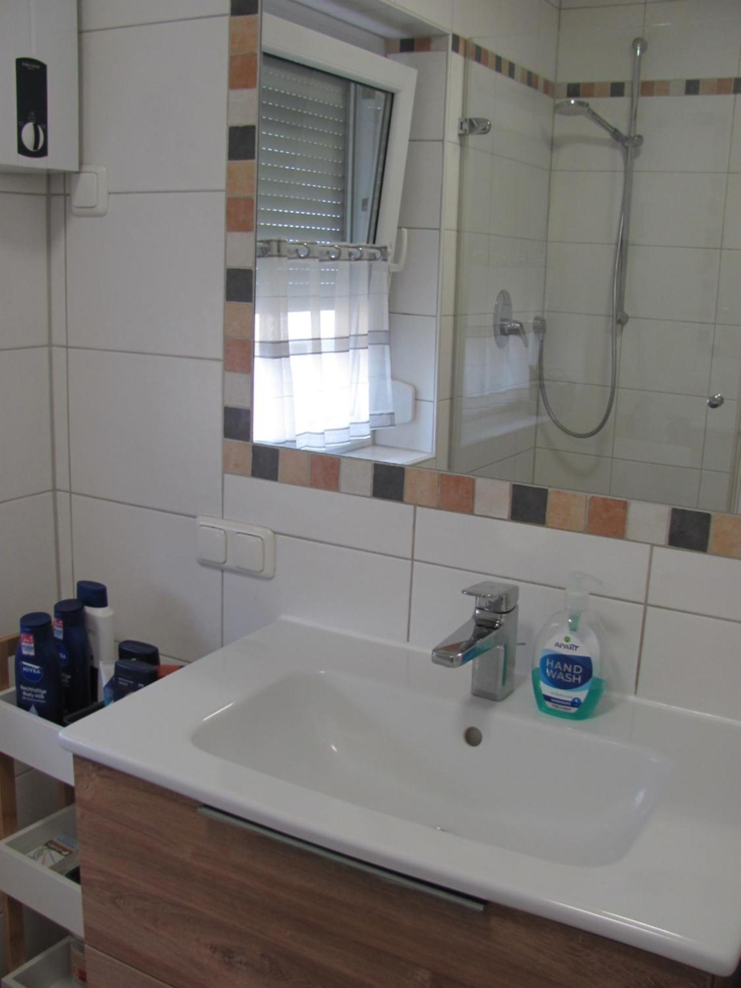 #3 Gemuetliches Ruhiges Zimmer Gartenblick, Gemeinschaftsbad W-Lan Airport Nah Gelegen Mit Late Night Check In Haus Nr 9,5 Trunkelsberg Exterior foto